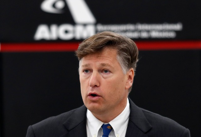 Der Vize-Au&szlig;enminister der USA, ...er Kritik an Europa nach. (Archivbild)  | Foto: Eduardo Verdugo/AP/dpa