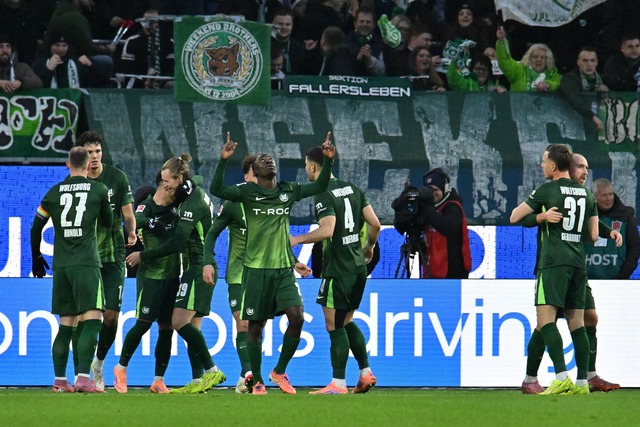 Wolfsburg holt den ersten Heimsieg nach fast elf Monaten.  | Foto: Swen Pf&ouml;rtner/dpa