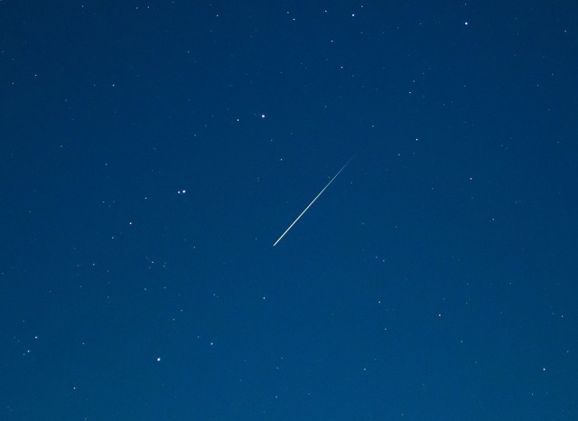 Es ist wieder Zeit f&uuml;r Sternschnuppen. (Archivbild)  | Foto: Patrick Pleul/dpa