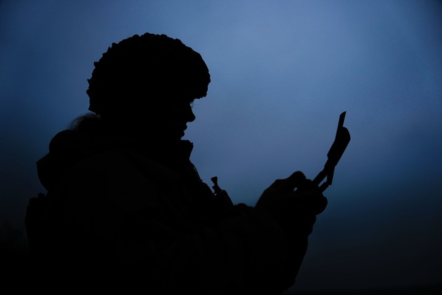 Auch wenn auf politischer Ebene &uuml;...gehen am Boden die K&auml;mpfe weiter.  | Foto: Julia Demaree Nikhinson/AP/dpa