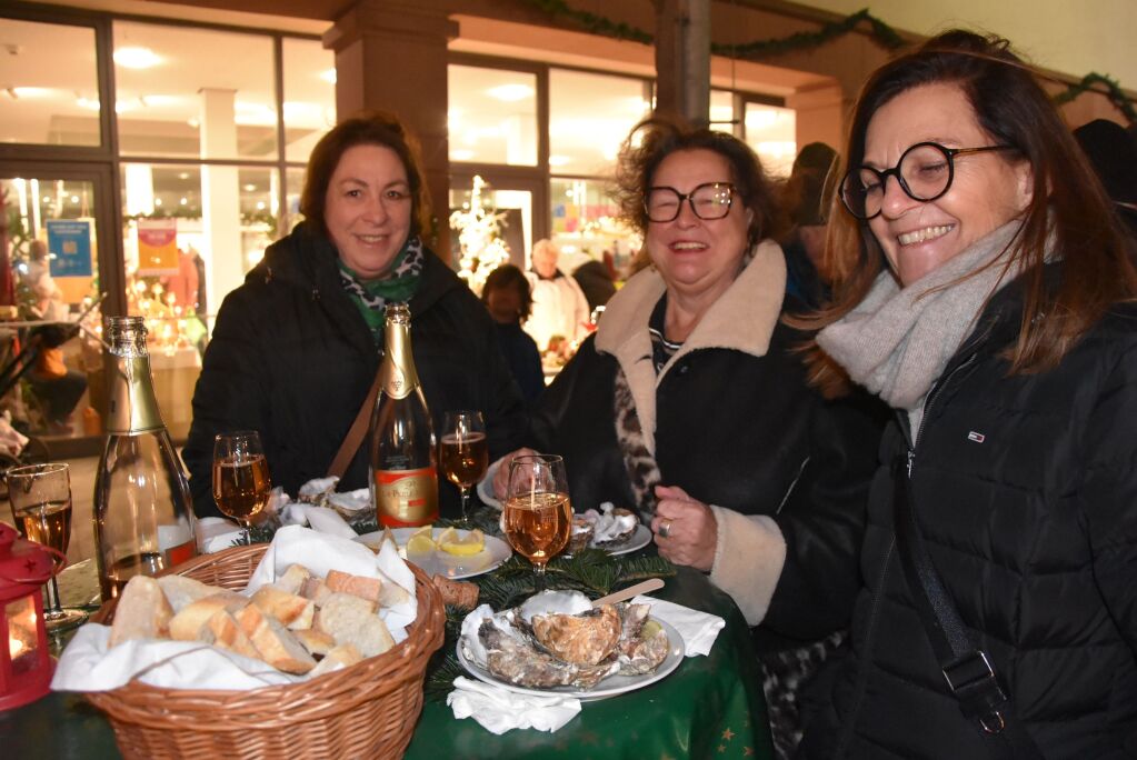 Austern und Crmant am Stand des deutsch-franzsischen Partnerschaftsverein genossen viele Besucherinnen und Besucher.