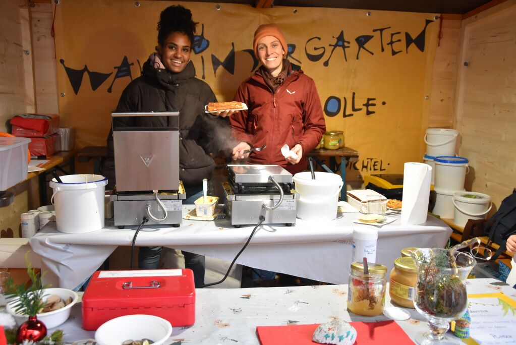 Glhwein, Kunsthandwerk und internationale Kstlichkeiten: Der Weihnachtsmarkt hat am Wochenende fr eine festliche Atmosphre in Gundelfingen gesorgt.