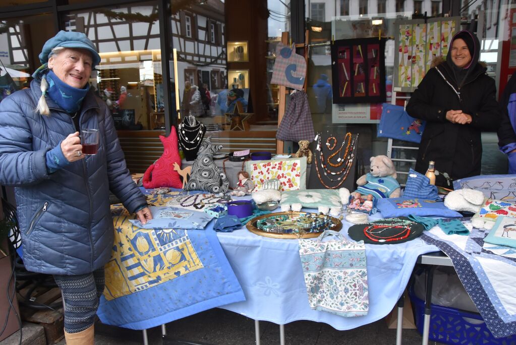 Glhwein, Kunsthandwerk und internationale Kstlichkeiten: Der Weihnachtsmarkt hat am Wochenende fr eine festliche Atmosphre in Gundelfingen gesorgt.