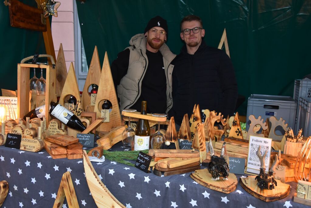 Glhwein, Kunsthandwerk und internationale Kstlichkeiten: Der Weihnachtsmarkt hat am Wochenende fr eine festliche Atmosphre in Gundelfingen gesorgt.