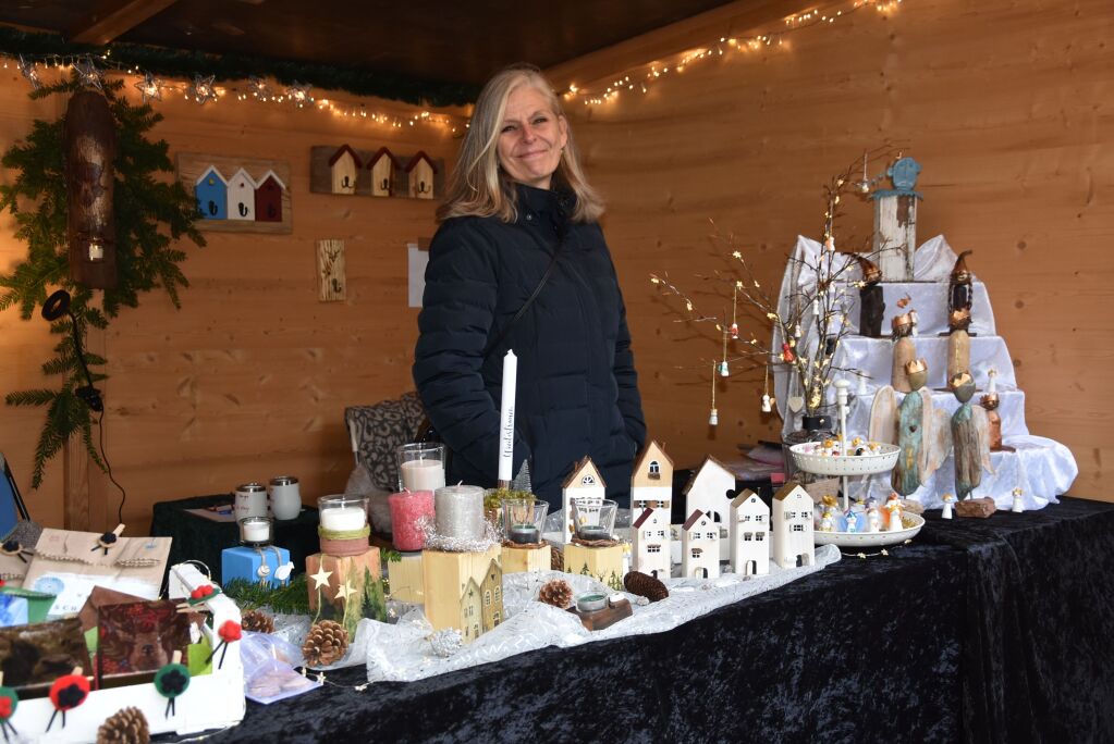 Glhwein, Kunsthandwerk und internationale Kstlichkeiten: Der Weihnachtsmarkt hat am Wochenende fr eine festliche Atmosphre in Gundelfingen gesorgt.