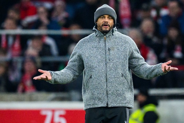 Seine XXL-Rotation ging auf: Bayern-Trainer Vincent Kompany.  | Foto: Tom Weller/dpa