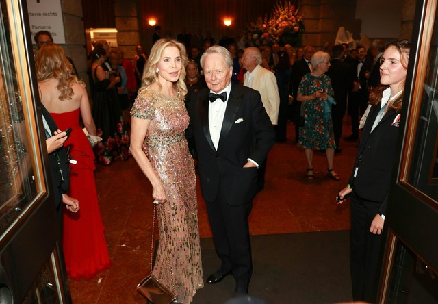 Ein seltener gemeinsamer Auftritt: Por...i einer Opern-Premiere im Sommer 2023.  | Foto: Franz Neumayr/APA/dpa