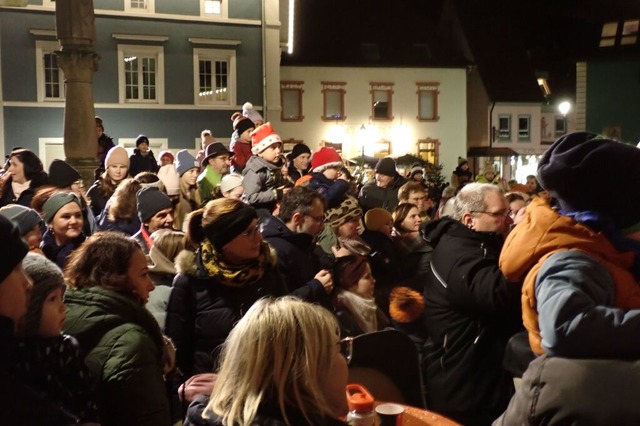 Groes Gedrnge herrschte am Samstagab...groen Nikolausempfang fr die Kinder.  | Foto: Kurt Meier