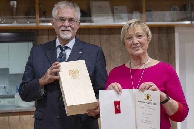 Vorbild fr Ehrenamt in Baden-Wrttemberg – Lore Richert aus Vgisheim erhlt Landesehrennadel