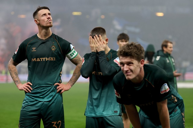 Die Bremer konnten die Niederlage kaum fassen  | Foto: Christian Charisius/dpa