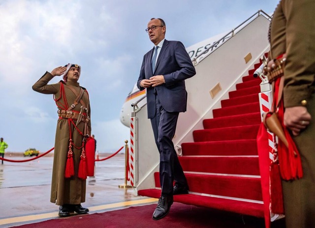 Ankunft in Akaba: Kanzler Merz beim Antrittsbesuch in Jordanien. | Foto: Michael Kappeler/dpa Ankunft in Akaba: Kanzler Merz beim Antrittsbesuch in Jordanien. | Foto: Michael Kappeler/dpa