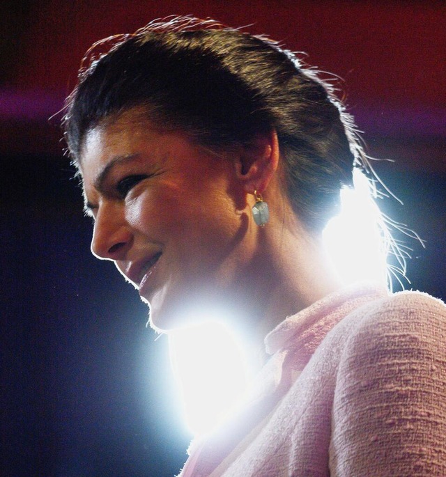 Tritt in Magdeburg aus der ersten Reih...us dem Rampenlicht: Sahra Wagenknecht. | Foto: Klaus-Dietmar Gabbert/dpa Tritt in Magdeburg aus der ersten Reih...us dem Rampenlicht: Sahra Wagenknecht. | Foto: Klaus-Dietmar Gabbert/dpa