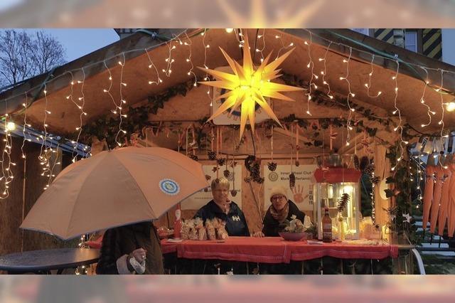 Weihnachtsmarkt trotzt dem Regen