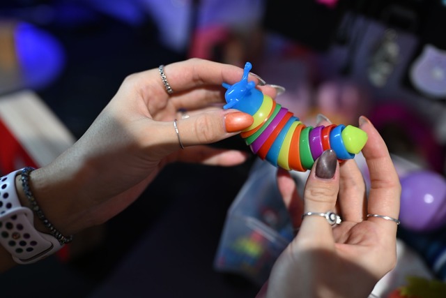 Ihr kleines Studio ist voll mit sogena...auml;uschmachenden Utensilien genannt.  | Foto: Felix K&auml;stle/dpa