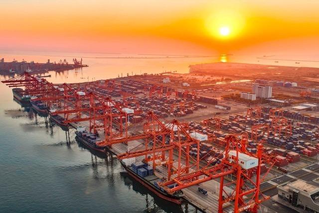 Chinas Exporte nach berraschendem Minus deutlich gestiegen