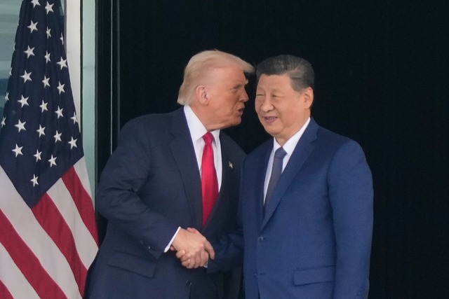 Chinas Pr&auml;sident Xi und US-Pr&aum...ers&ouml;nliches Treffen. (Archivbild)  | Foto: Mark Schiefelbein/AP/dpa