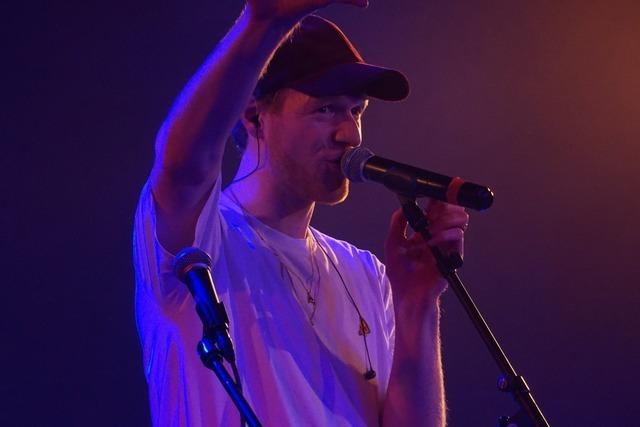 Der Freiburger Musiker TOBIJ klingt alleine wie eine ganze Band – und hat groe Plne