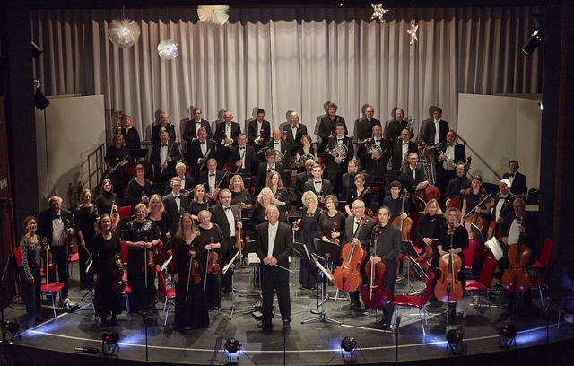 Das Markgrfler Symphonieorchester unt...g von Uwe Mller-Feser (zentral vorne)  | Foto: Markgrfler Symphonieorchester