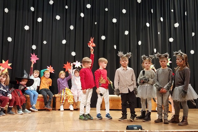 Musikalische Weltreise: Auch die Klasse 1 war begeistert dabei.  | Foto: Christa Schmieder-Wenzel