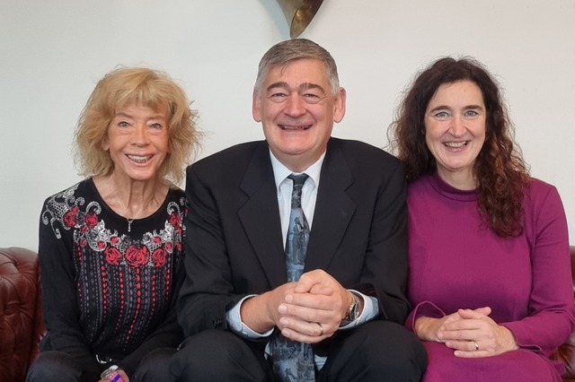 Irmtraud Tarr (links), Heiner Krause u...ein Konzert in der Kirche in tlingen.  | Foto: Kulturamt Weil am Rhein