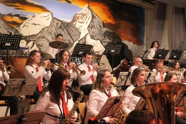 Stadtmusik Lenzkirch nimmt Publikum mit auf emotionale Reise nach sterreich