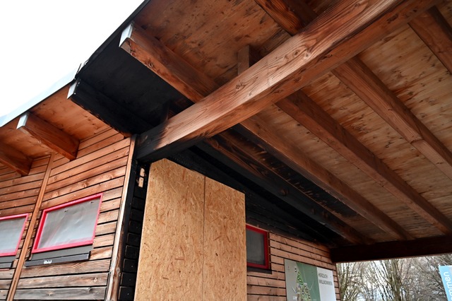 Die Spuren am Gebude sind deutlich sichtbar.  | Foto: Thomas Kunz