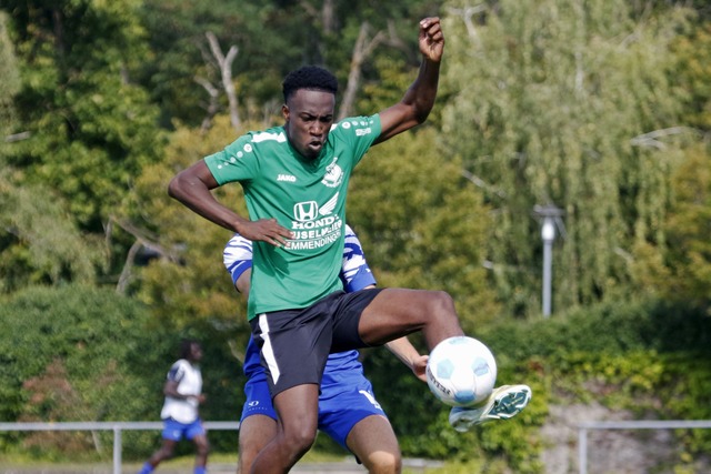 Steve Kouzo war  an beiden Treffern f...dem Pause gegen den SV Weil beteiligt.  | Foto: Matthias Konzok