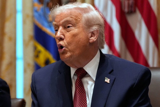 Europa m&uuml;sse bei vielen Dingen se...rump - allerdings ohne Erkl&auml;rung.  | Foto: Alex Brandon/AP/dpa