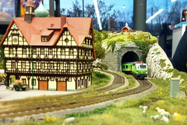 Kleine Welt, groe Leidenschaft: Was treibt die Modelleisenbahn-Enthusiasten in Bad Sckingen an?