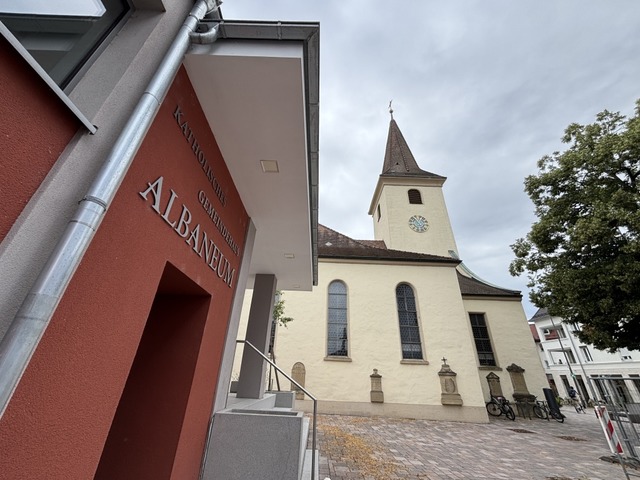 In St. Alban in Bad Krozingen findet a...tag ein festlicher Gottesdienst statt.  | Foto: Frank Schoch