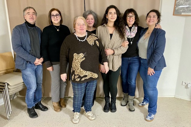 Das Bild zeigt von links Volker Hentsc...ki, Alev Kahraman, zweite Vorsitzende.  | Foto: Stadtteilverein Weil am Rhein Friedlingen 