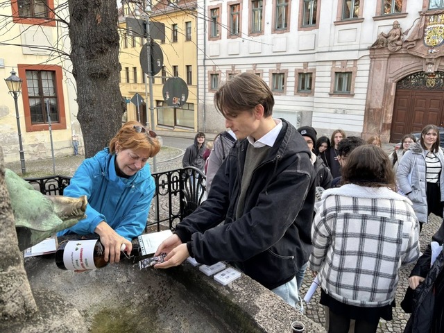 Ritual am Altenburger Skatbrunnen  | Foto: Hochschule Offenburg