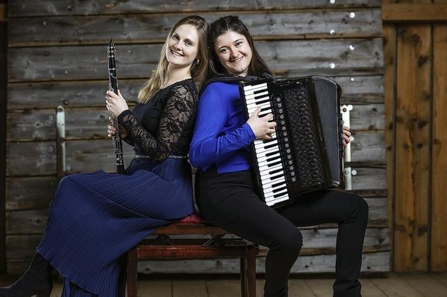 Das Duo Kesja spielt in Teningen ein Adventskonzert mit Klarinette und Akkordeon