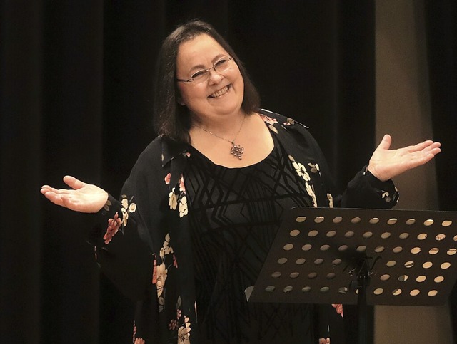 Die vielseitige Mezzosopranistin Viola...ls Fantasy-Autorin und -Illustratorin.  | Foto: jhab