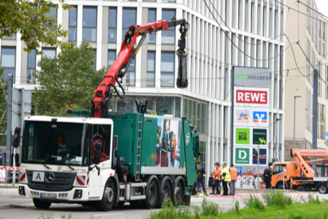 Grund fr spektakulren Unfall zwischen Mlllaster und Oberleitung in Freiburg nun geklrt
