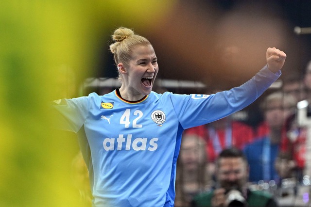 Torh&uuml;terin Katharina Filter wurde in der zweiten Halbzeit immer besser.  | Foto: Federico Gambarini/dpa