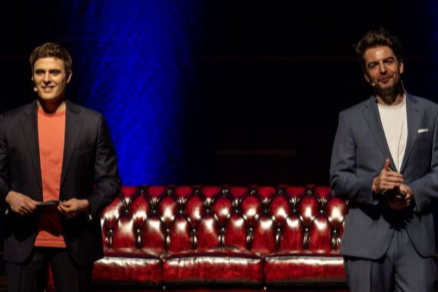 Constantin Schreiber und Alexander Stevens geben in Freiburg eine unbehagliche Gerichtsshow