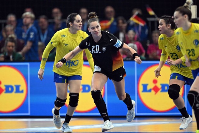 Emily Vogel (Deutschland) bejubelt ein Tor.  | Foto: Federico Gambarini (dpa)