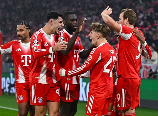 Der FC Bayern jubelt weiter &uuml;ber Tore von Lennart Karl (m).  | Foto: Sven Hoppe/dpa