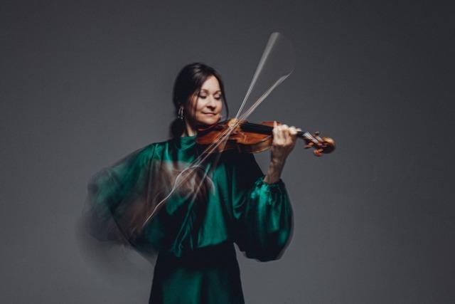 Pomp und Melancholie: Das London Philharmonic und Arabella Steinbacher in Freiburg