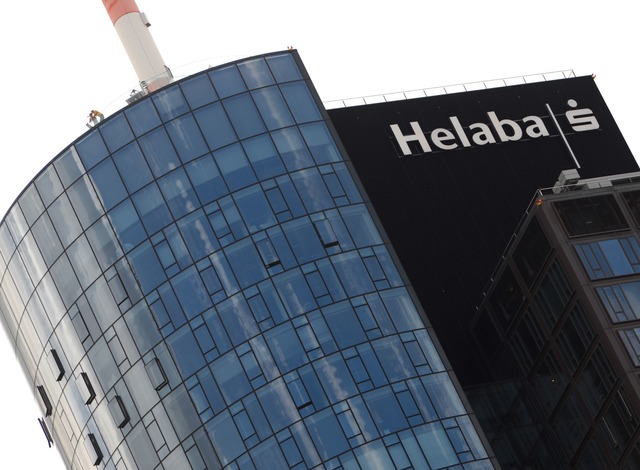 Die Helaba hat aus Sicht der Finanzauf...chriften versto&szlig;en. (Archivbild)  | Foto: Arne Dedert/dpa