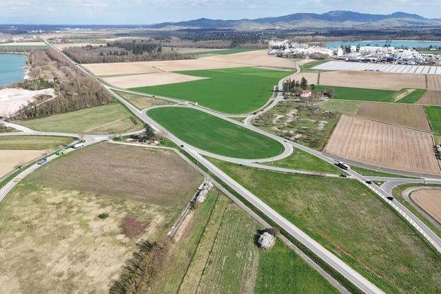 Schwerer Verkehrsunfall auf der B31 bei Breisach