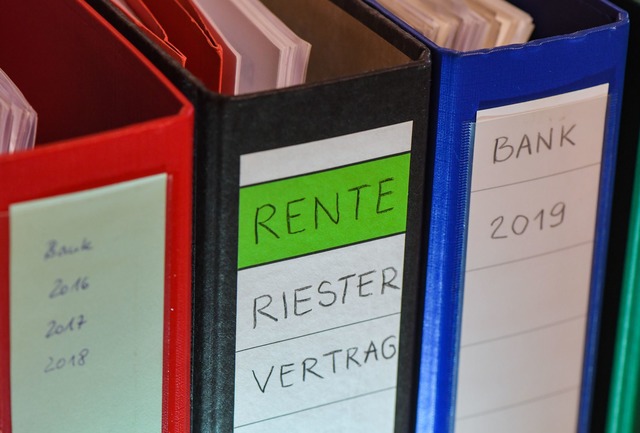 Der BGH hat eine Klausel in einem fond...ter-Vertrag gepr&uuml;ft. (Symbolbild)  | Foto: Patrick Pleul/dpa-Zentralbild/ZB