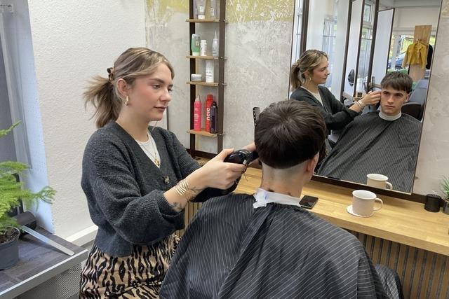 Vom Kindheitstraum zur Meisterprfung: Jule Zaha liebt ihren Beruf als Friseurin