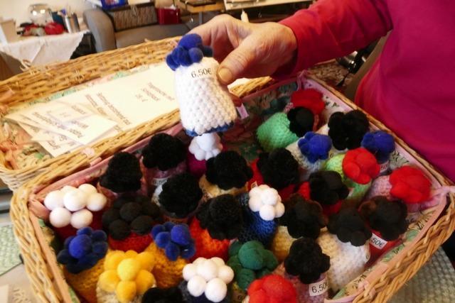 Stricken fr den Bad Krozinger Weihnachtsmarkt – auch wenn die Augen kaum noch etwas sehen
