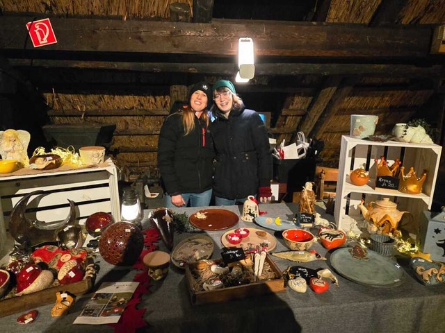Weihnachtsdeko unterm Strohdach fand bei den Besuchern Gefallen.  | Foto: Hotzenwald Tourist-Info Herrischried