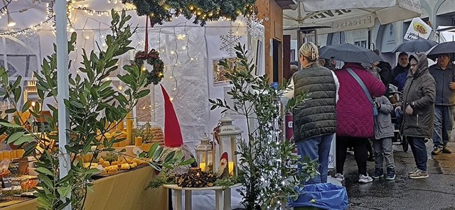 Der Besuch des Weihnachtsmarkts in Wei...spendet wird, ist fr viele ein Muss.   | Foto: Ruth Seitz