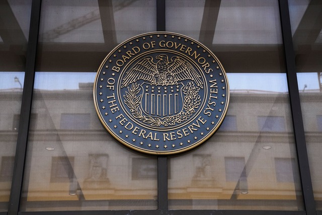 Die US-Notenbank hat den Leitzins erneut gesenkt. (Archivfoto)  | Foto: Jacquelyn Martin/AP/dpa