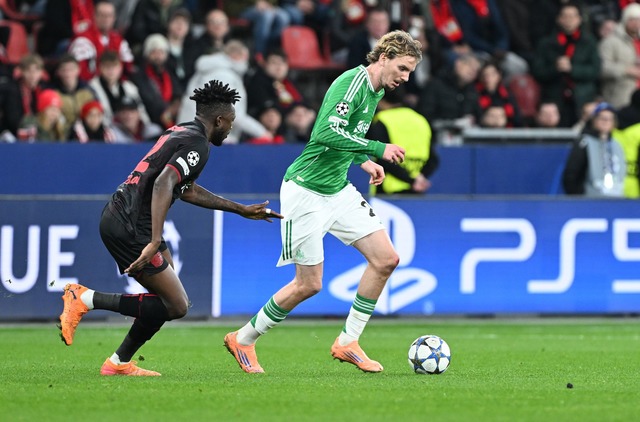 Nationalst&uuml;rmer Nick Woltemade (r...le wieder gegen einen Bundesliga-Club.  | Foto: Federico Gambarini/dpa