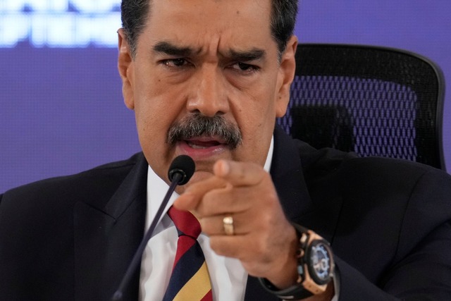 Venezuelas Staatschef Maduro wirft den...ml;l seines Landes im Visier zu haben.  | Foto: Ariana Cubillos/AP/dpa